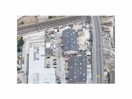 location local d'activités 580 m²