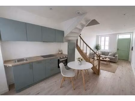 maison 3 chambres 78 m²   entièrement rénovée. centre de durtal