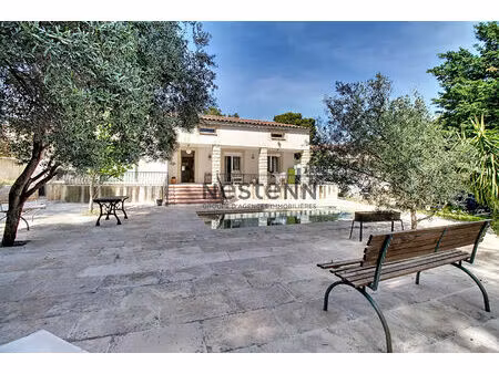 maison 5 chambres 156 m² sur environ 940 m² de parcelle avec double garage et piscine