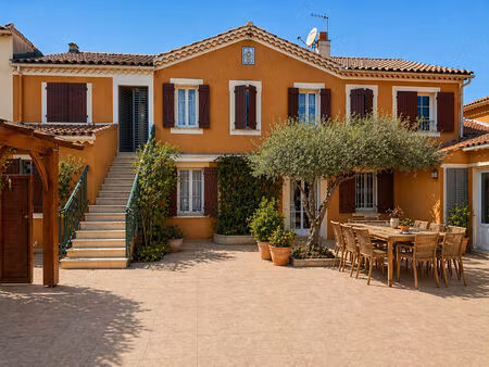 maison d'exception à vendre à toulon - 7 chambres  178 m²  très bon état !