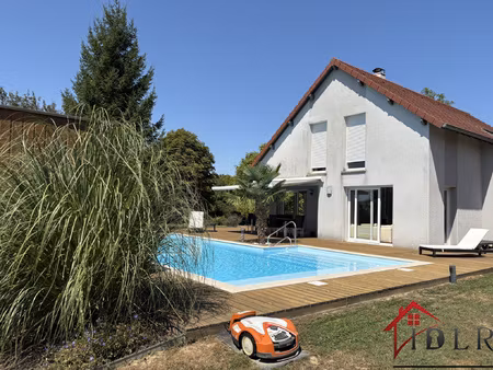 villa moderne avec piscine