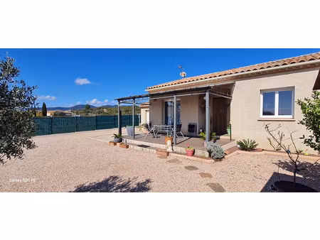 villa type 4 de plain pied  93m² habitables avec garage/piscine sur 744 m² de terrain