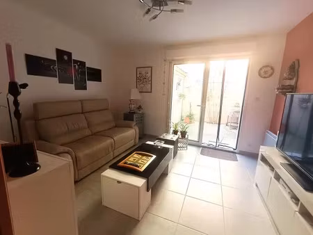 charmante maison de village t4/5 avec cour