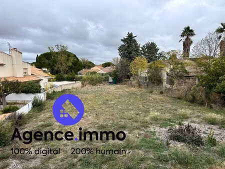 terrain plat constructible de 787 m2