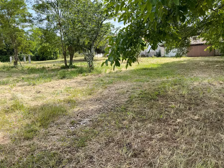 terrain à vendre de 933 m² le fouilloux (17)
