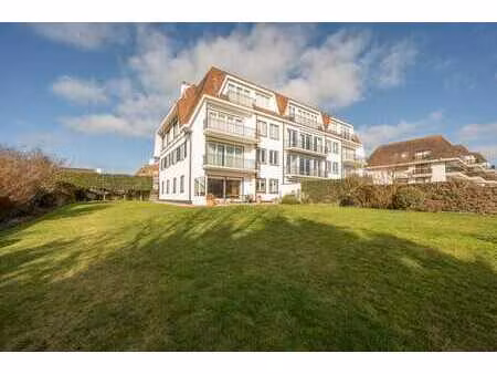 appartement de coin exclusif situé dans une villa-résiden...