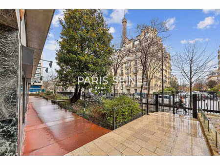 **bail code civil**suffren**élégant 3 pièces meublé**2 chambres**2 balcons**traversant et 