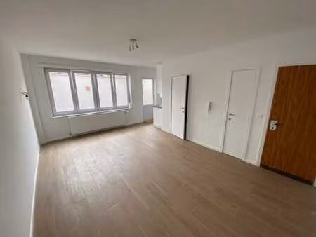 studio au rez-de-chaussée avec cour - quartier meiser