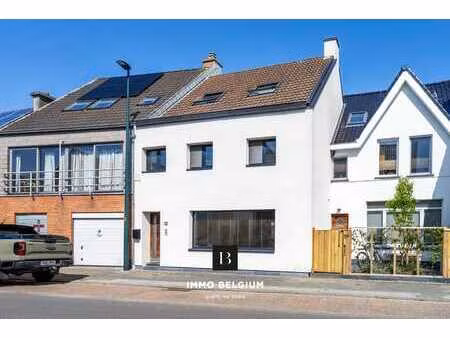 ruime gerenoveerde woning met 4 slaapkamers in het centrum