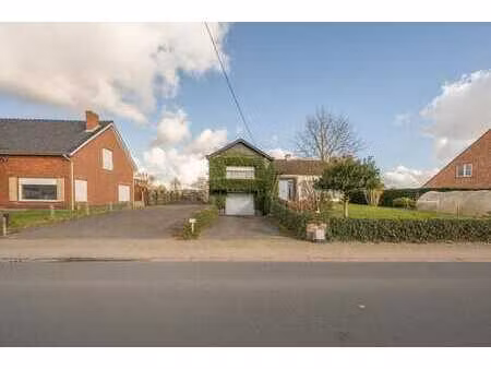 te renoveren woning met nieuwbouwmogelijkheden