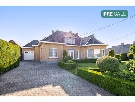 karaktervolle villa te moorslede