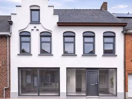 volledig gerenoveerde woning in hartje zarren