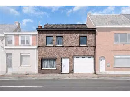 belle maison à deux façades