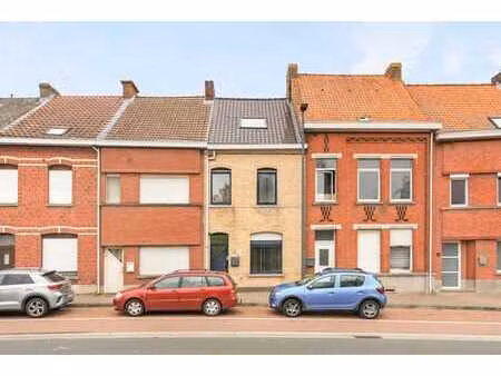 jolie maison mitoyenne à rénover à renaix