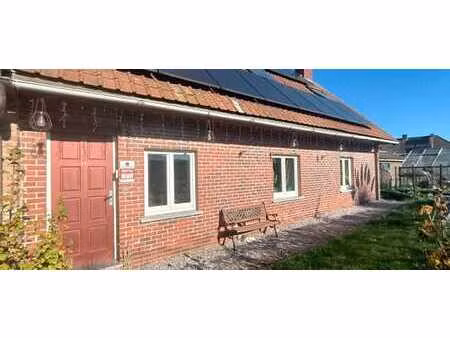 maison d’habitation unifamiliale dans un quartier calme