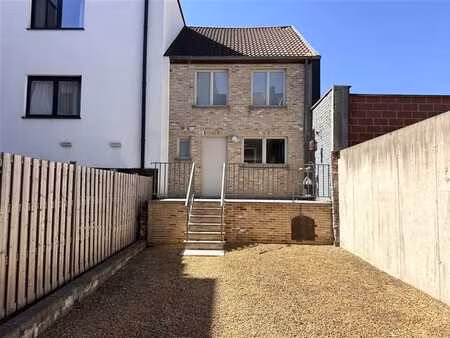 maison rénovée avec jardin et spacieux garage - peb a!