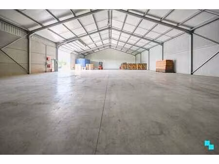 loods van ca. 720 m² te roeselare (oekene)  grens izegem