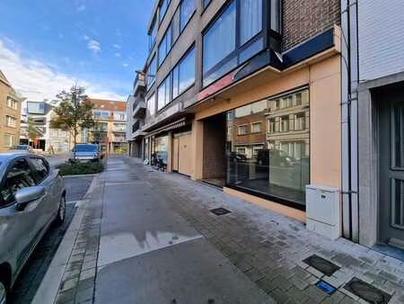 handelspand nabij de markt van torhout