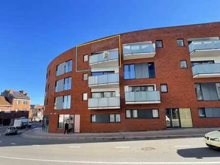 welgelegen appartement met twee slaapkamers en autostaanp...