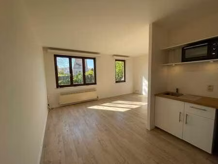 studio rénové au calme–ucl-kraainem