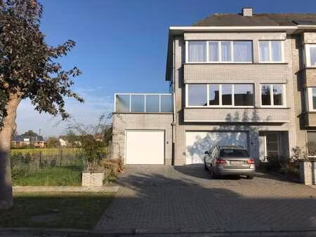 studio/flat avec jardin et terrasse