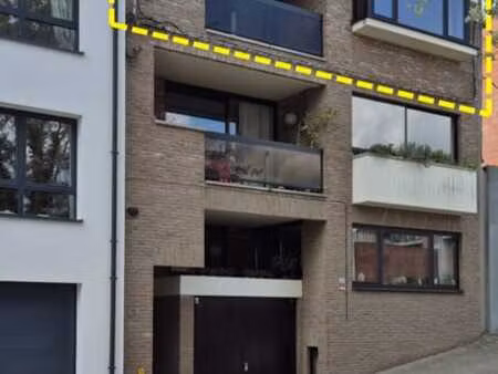 bel appartement rénové dans centre tervuren  avec garage