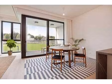 luxueux app neuf à distance de marche du centre-ville / gare