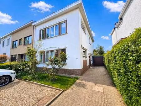 proximité stockel - rdc 2ch. avec terrasse et parking