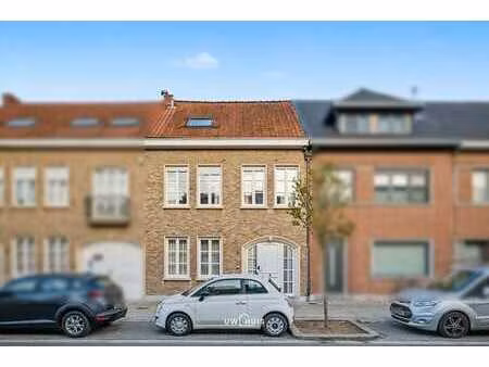 maison rénovée avec 4 chambres et terrasse sur le toit au ce