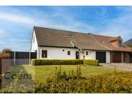 charmante halfopen bebouwing met prachtig uitzicht in sin...