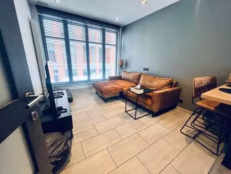 commerce avec logement à louer au centre de machelen