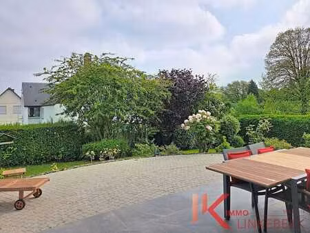 villa 4 chambres - terrain de 10 ares.