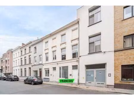 confortable maison avec 4 chambres et terrasse à vendre à g…