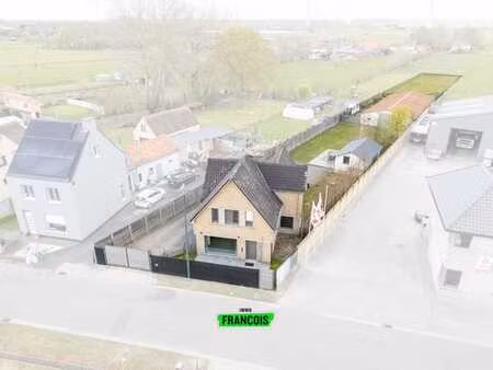 propriété rurale avec maison  bâtiment annexe et grande gra…