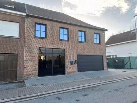 maison prête à emménager avec espace professionnel