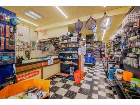 spacieuse maison de commerce avec 4 chmbrs et garage à gand