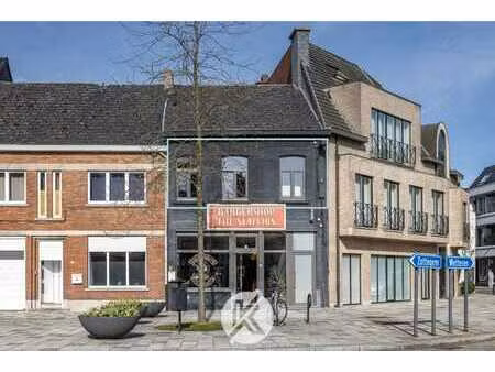 gezellig appartement met zicht op de markt