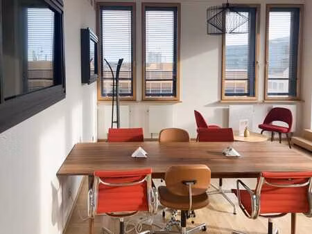 espace de bureau privé pour 4 personnes à signature