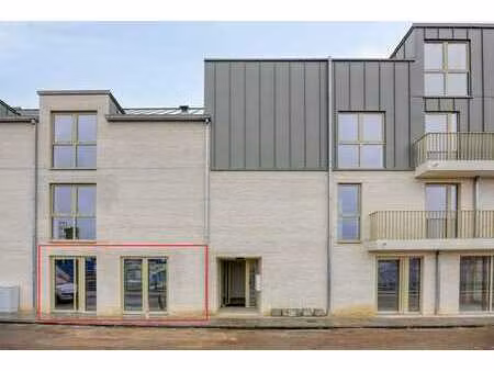 casco kantoorruimte met leuk terras en tuintje