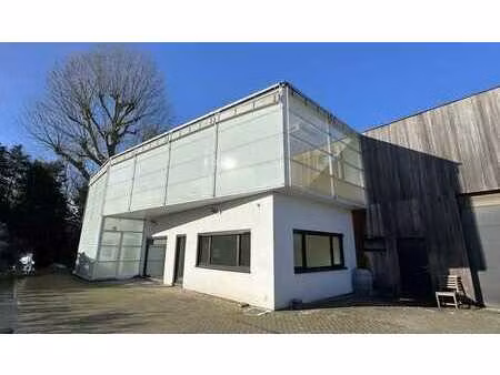 bureaux lumineux à louer à nijverheidskaai à gand.