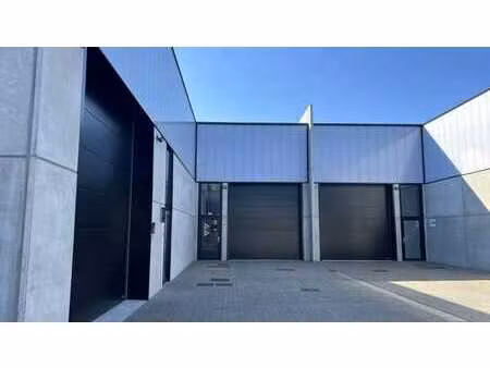 entrepôt à louer dans le parc d'activités économiques de de