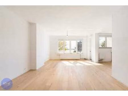 te huur/ gerenoveerd appartement met 2 slaapkamers  groot...