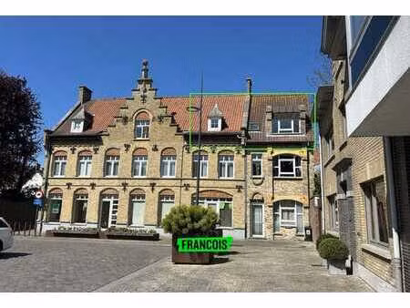 appartement étonnamment spacieux de 2 chambres dans le cent…