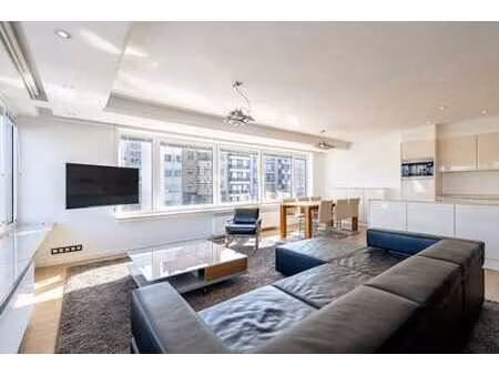 appartement d'angle dans un emplacement privilégié avec vue