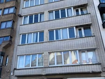 sint-petrus-en-paulusplein 19 bus 03.01