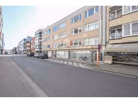meuble - studio prêt à 2 minutes à pied de l'avenue lippens