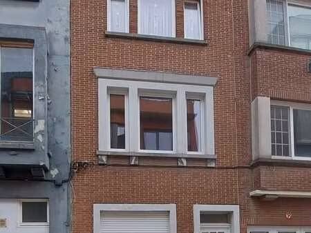 studio te huur in centrum van kortrijk.