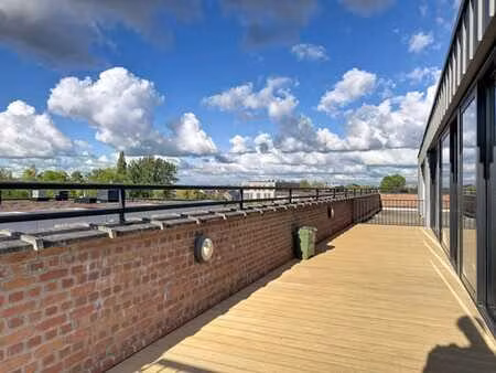 modern penthouse gelegen op rustige site