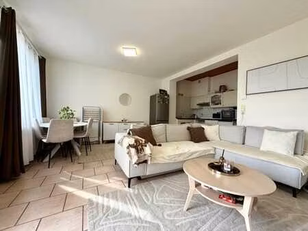 ruim 2 slaapkamer appartement in het hartje van aalst met le