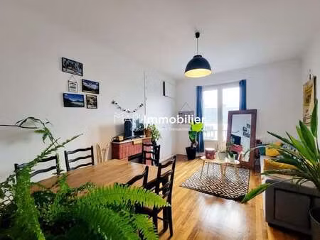 location appartement 2 pièces à hennebont (56700) : à louer 2 pièces / 55m² hennebont